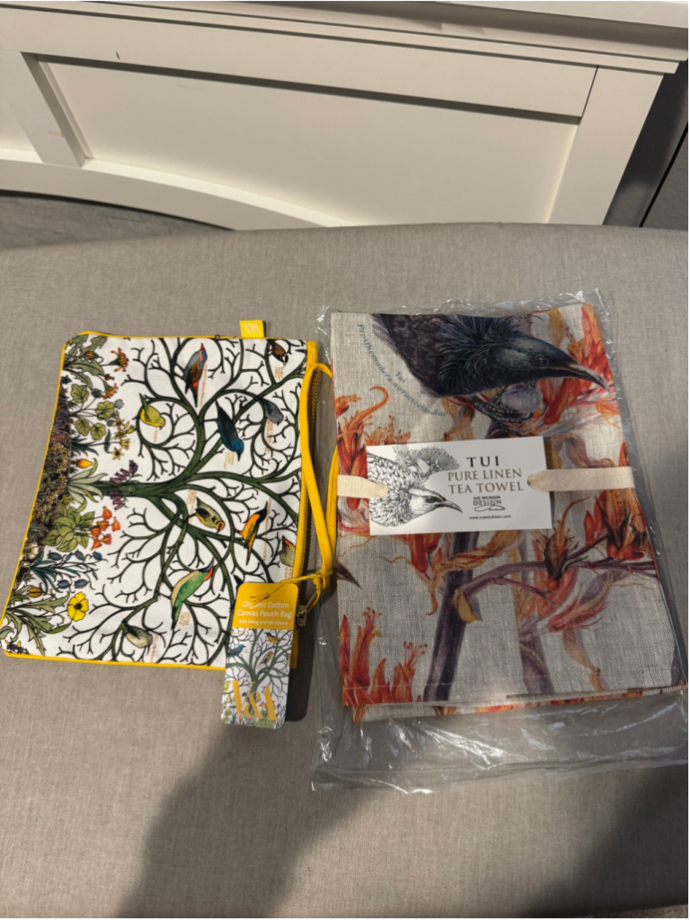 Women's V&A Museum Birds of Many Climes Canvas Zip Bag and Linen Bird Tea Towel